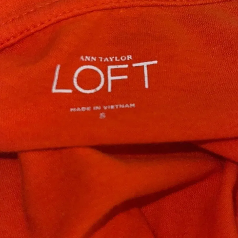 WOMENS LOFT BASIC SCOOP NECK TEE IN SMALL - Picture 5 of 7